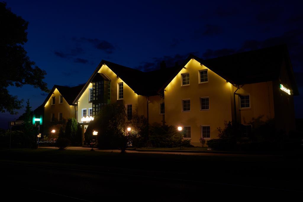 Hotel Wutzler Miesitz Exteriör bild